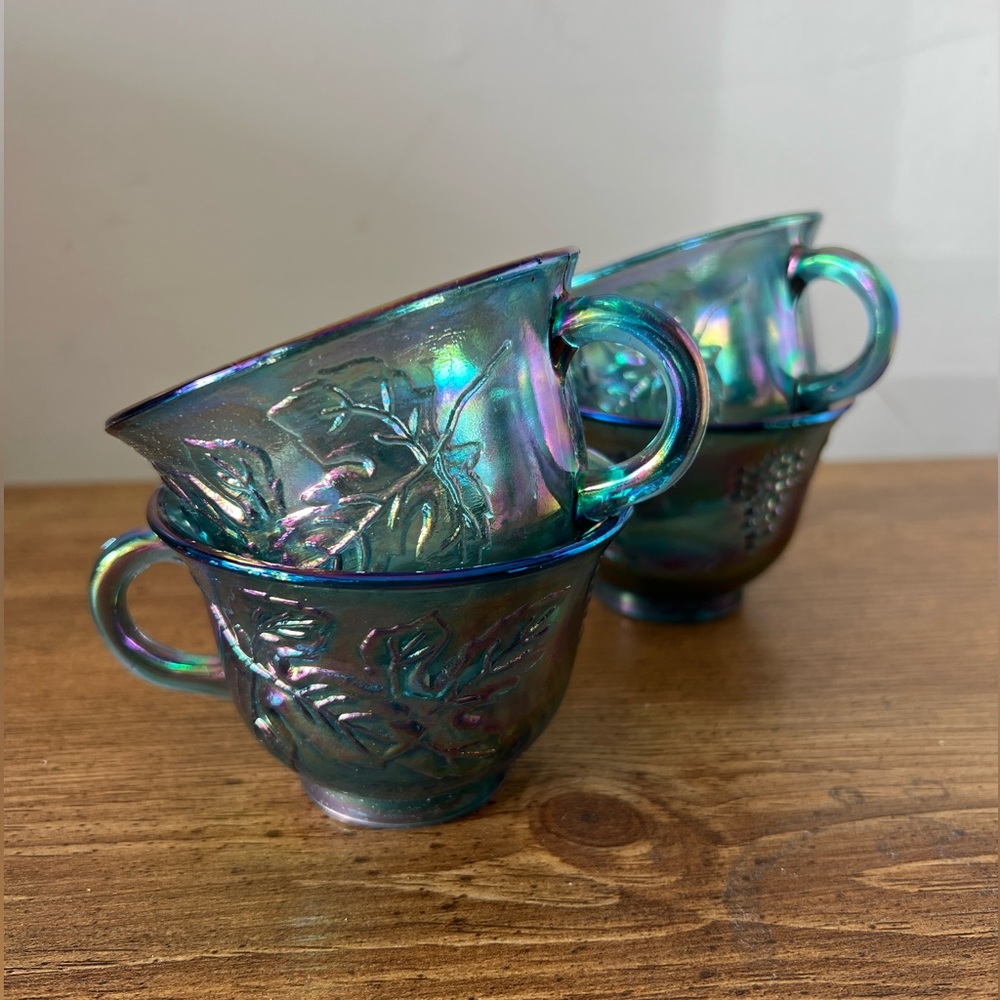 4-Indiana Harvest Grape Style Carnival Glass Set of 4 cups - Picture 5 of 6